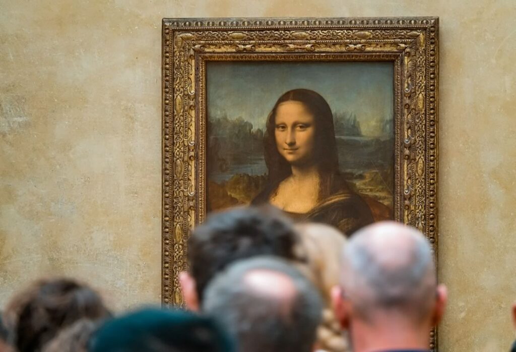 Quadro da Mona Lisa no museu do Louvre.