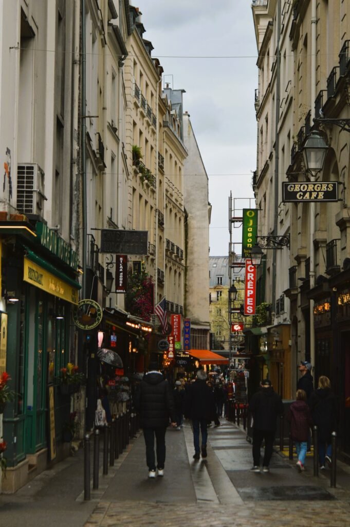 Bairro Latino de Paris: História, Sorbonne e a Paris Mais Boêmia 2 bairro latino saint michel