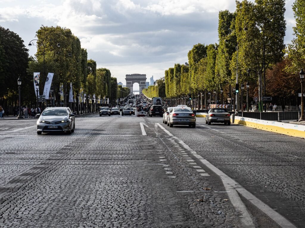 Año Nuevo en los Campos Elíseos: Cómo Funciona la Nochevieja 16 Avenida Champs-Élysées durante o dia