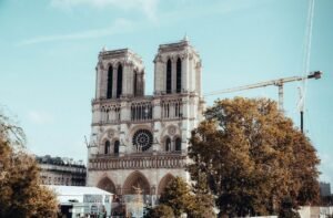 Fachada restaurada da Catedral de Notre-Dame