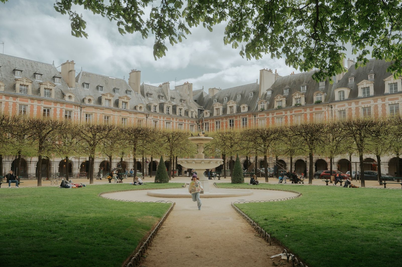 HOME 1 Place des Vosges praça histórica do Marais em Paris
