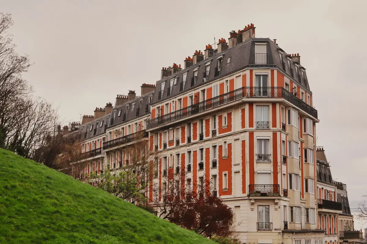 Butte-aux-Cailles em Paris: vila, arte e cafés locais 1 Arquitetura residencial parisiense