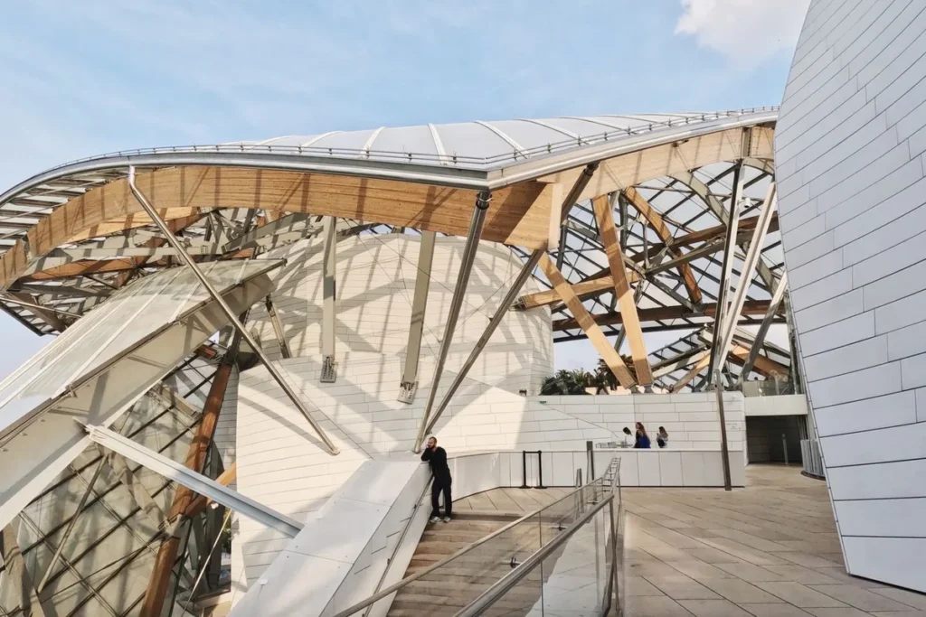 Fondation Louis Vuitton: ingresso, acesso e o que ver 3 Terraço da Fondation Louis Vuitton em Paris