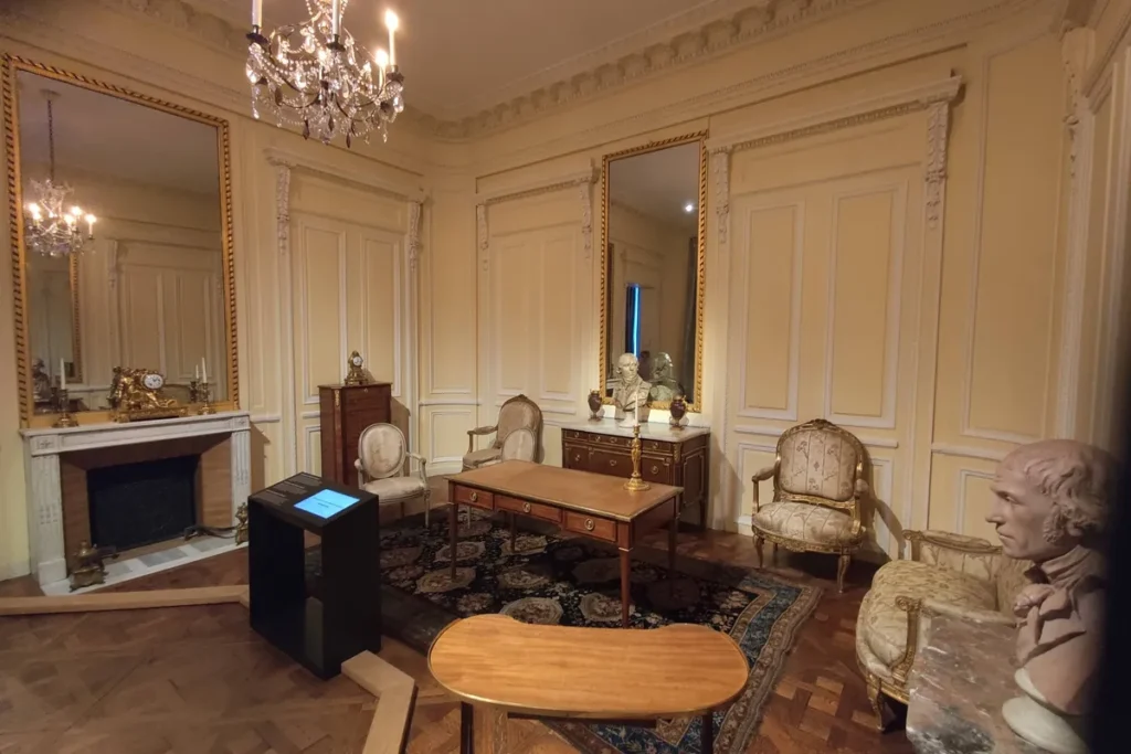 Musée Carnavalet: entrada grátis, horários e visita 4 Pequeno salão histórico no Musée Carnavalet em Paris
