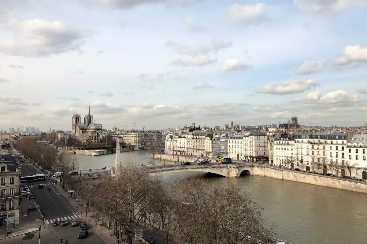Île Saint-Louis: o que fazer sem filas e correria 3 Ponte sobre o Sena em Paris no entorno da Île Saint-Louis