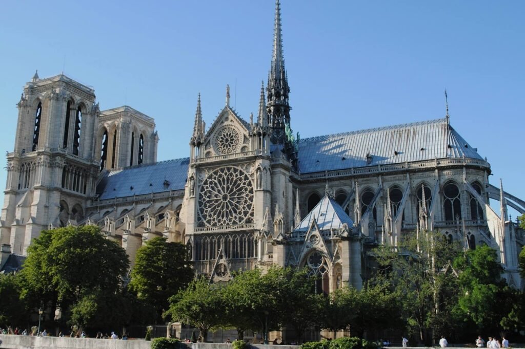 Catedral de Notre Dame: História, Incêndio e Reabertura em 2024 1 notre dame foto 1